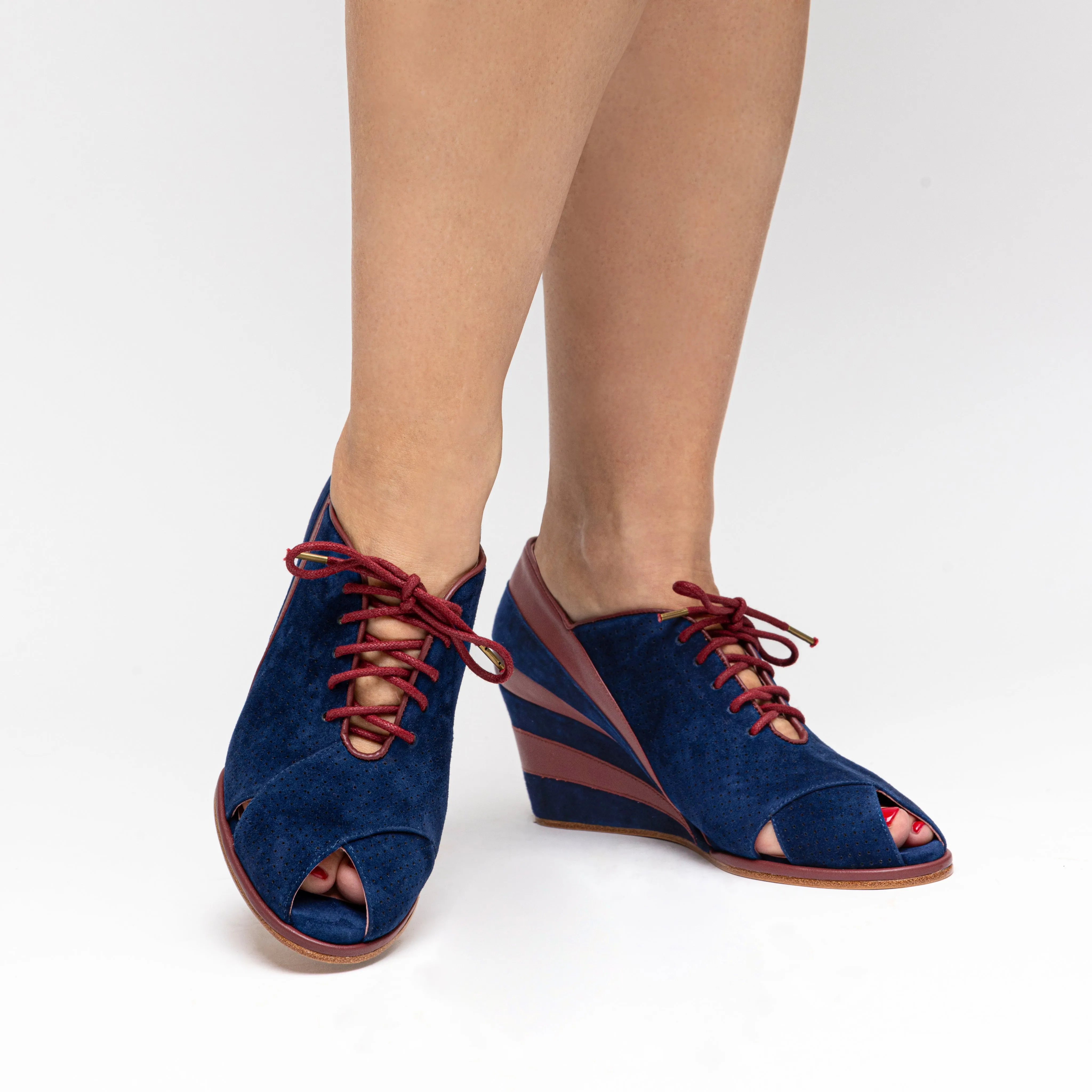 Esme Women's 1930s Wedges (Red/Blue)