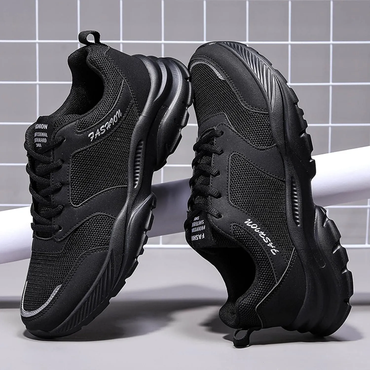Men's Sneakers Men Sneakers Fashion New Pattern Seasonal Light Sports Shoes Non Slip Flat Bottom Comfortable Lace Up