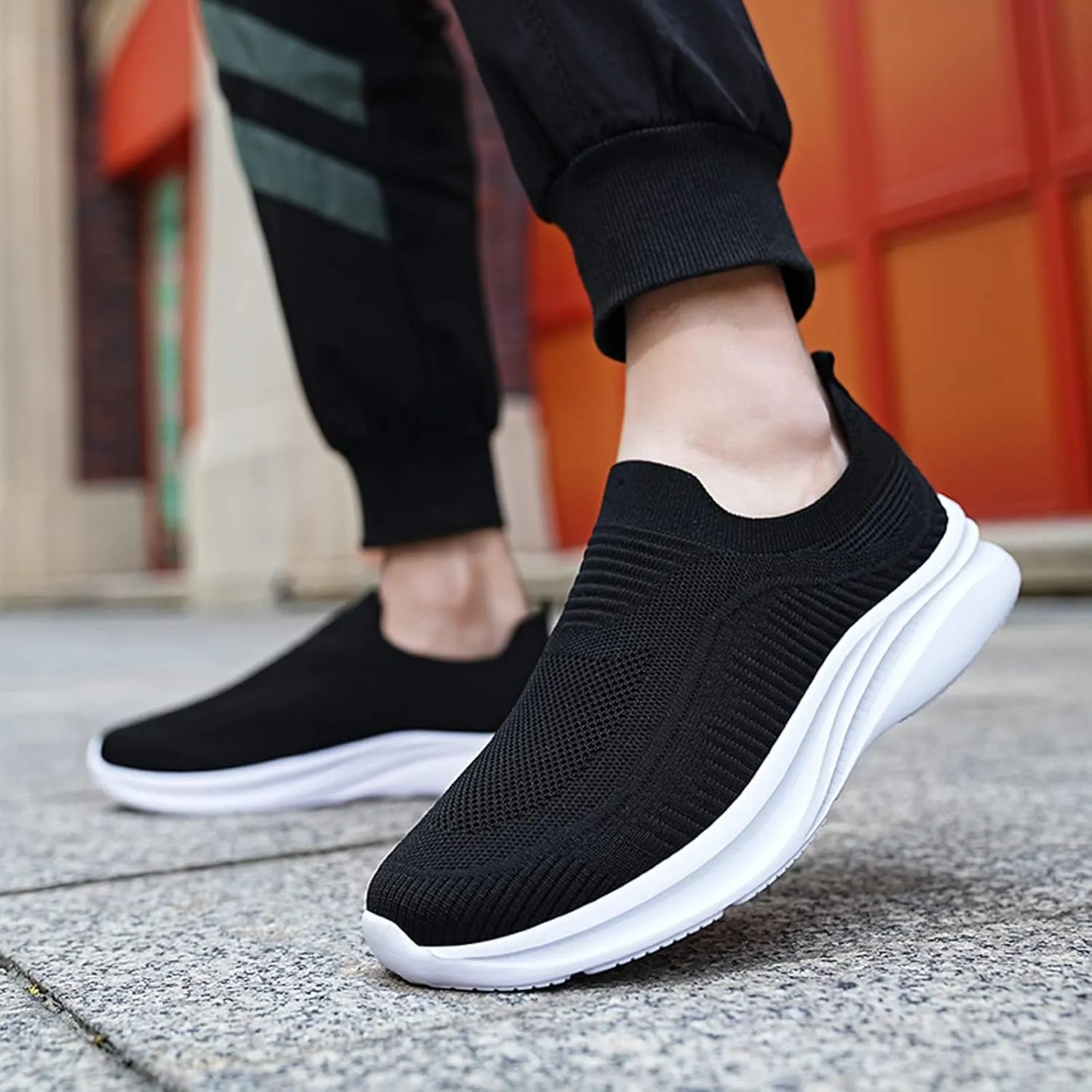 Mens Tennis Shoes Men Sports Shoes Fashionable and Simple Solid Color New Pattern Summer Mesh Breathable Slip On