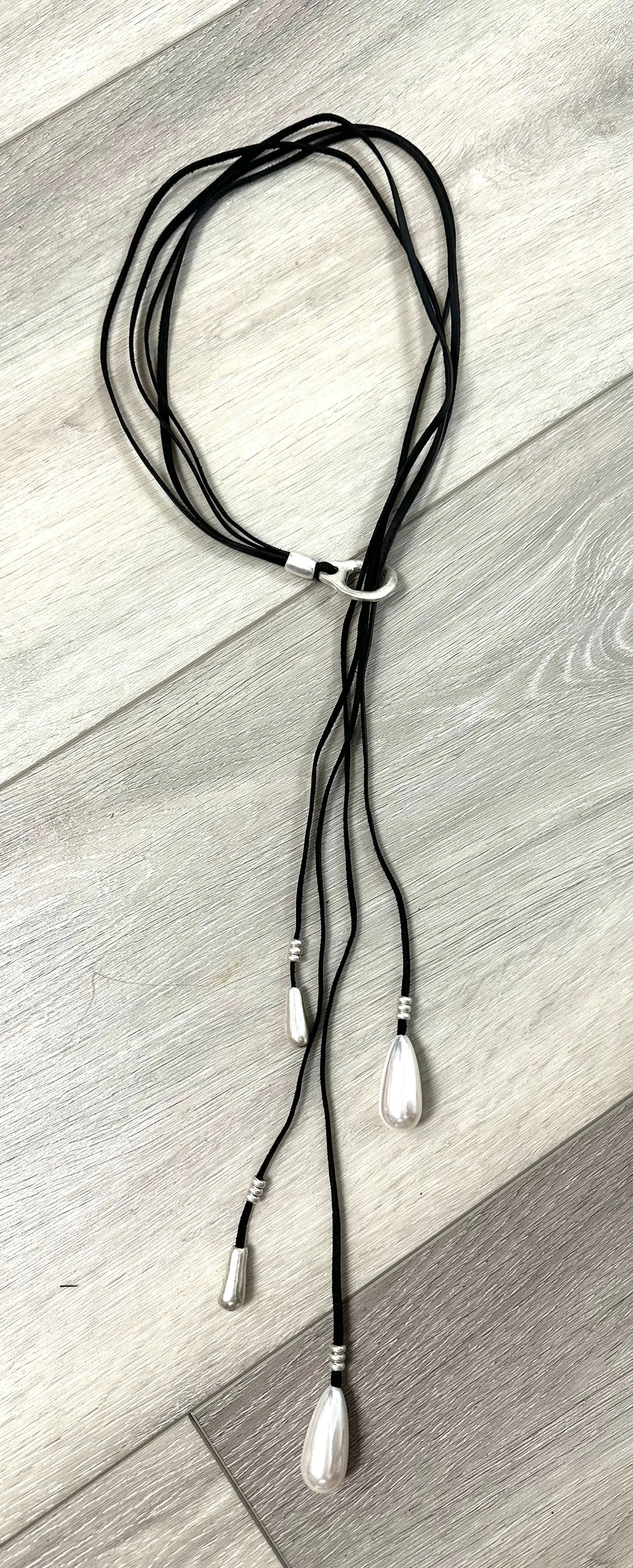 Pearl and Leather Lariat