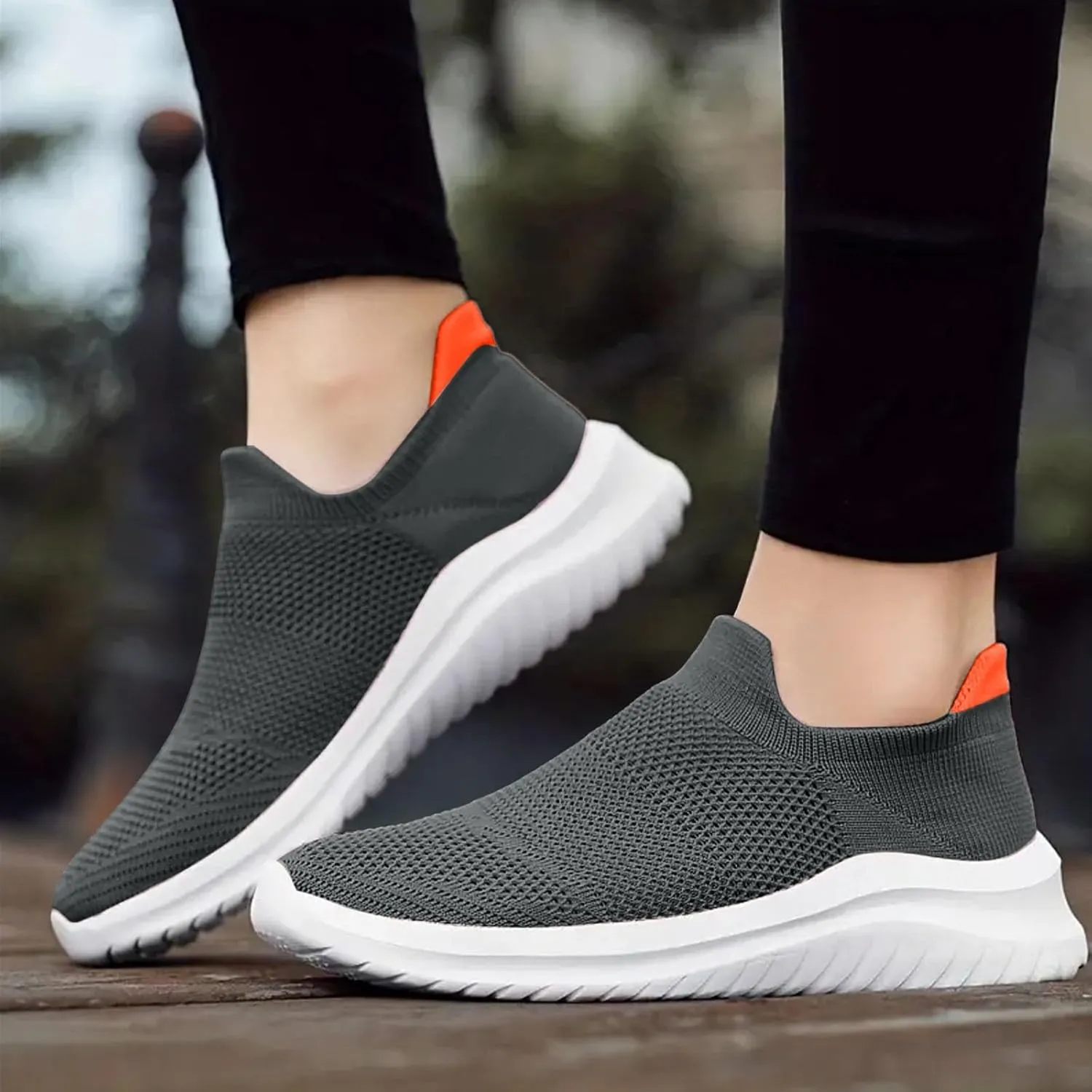 Stylish and Comfortable Mesh Breathable Soft Soled Casual Sneakers for Men and Women Alike. Women Athletic Shoes