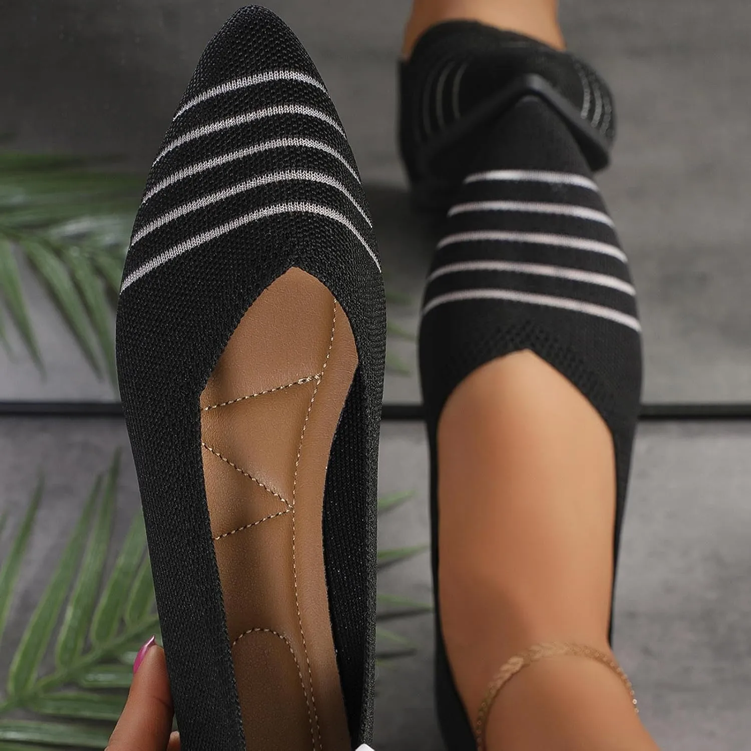 Women's Retro Flat Shoes Flying Weave Round Head Shallow Mouth One Foot Stirrup Single Shoes Work Single Shoes